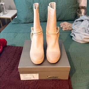 Antelope Women's Beige Heeled Boots